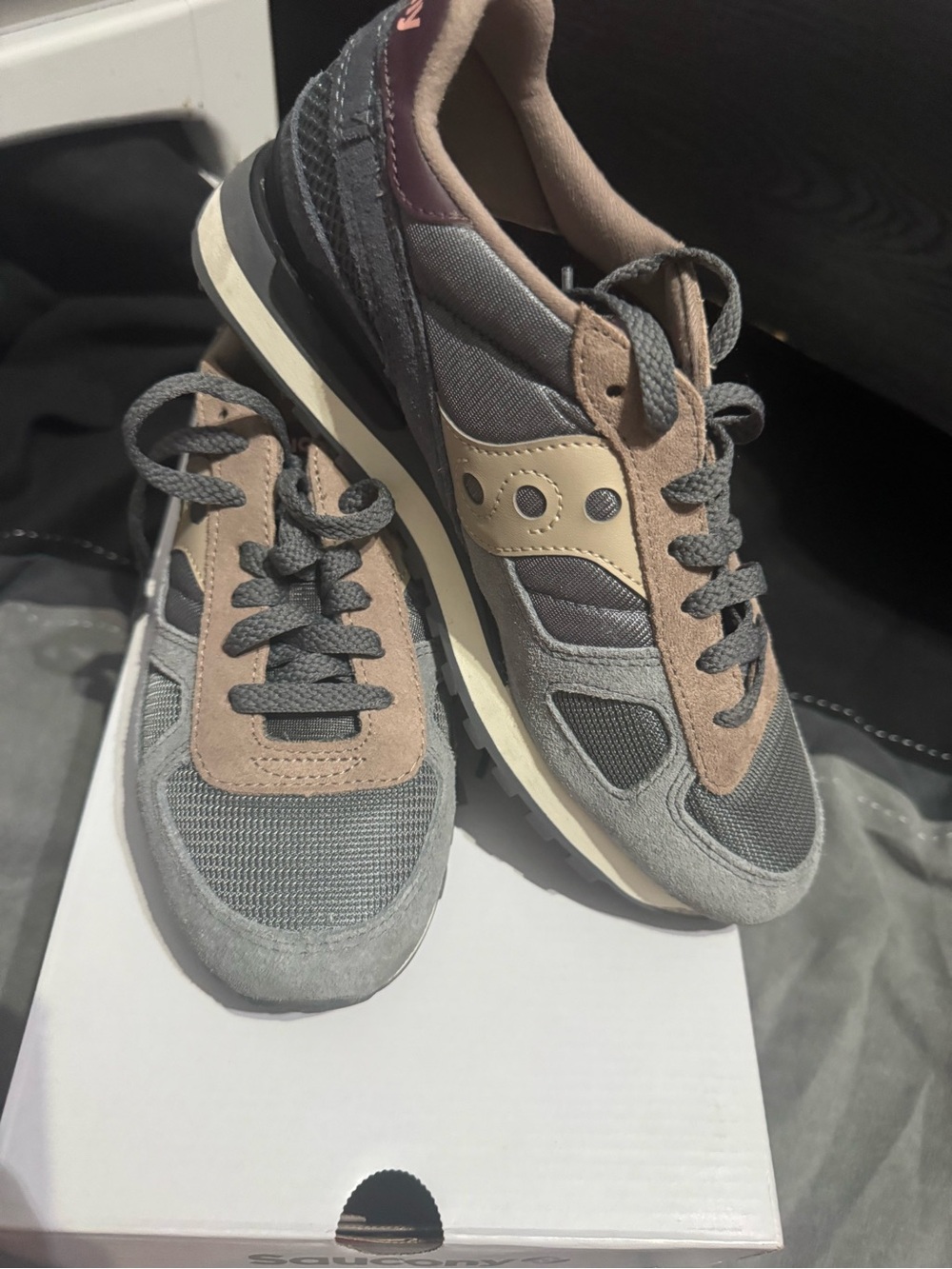 Saucony womens Low-Top Sneakers in Gray, Tan and Burgundy